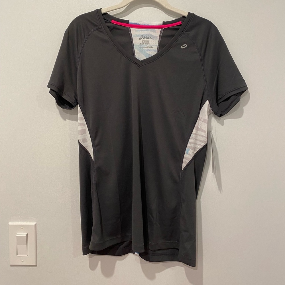 NEW Large women’s ASICS workout top